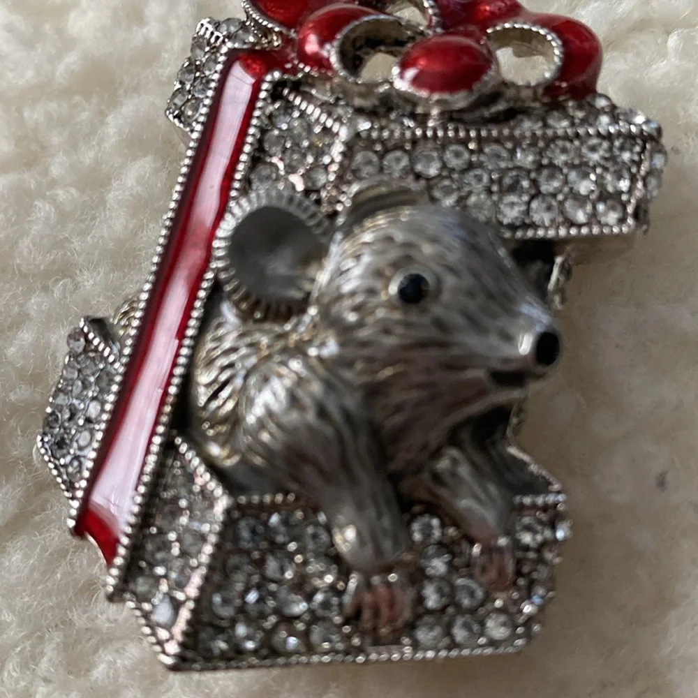 Napier Christmas Mouse Brooch Pin Silver Tone Simulated‎ Crystal *READ